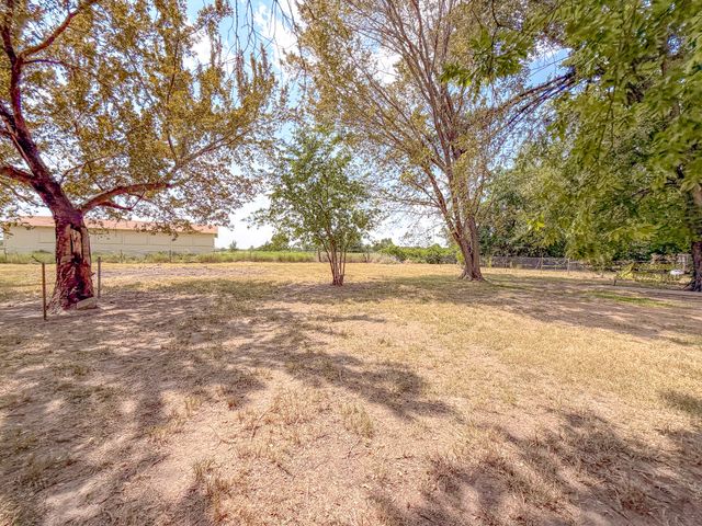 216 N Spikes Road, Corsicana, TX 75110