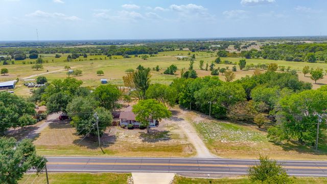 216 N Spikes Road, Corsicana, TX 75110