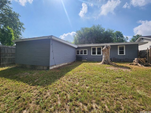 554 LEE ST, New Braunfels, TX 78130