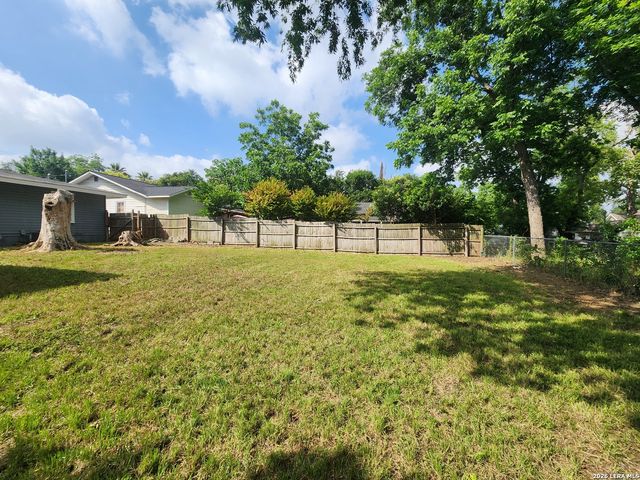 554 LEE ST, New Braunfels, TX 78130