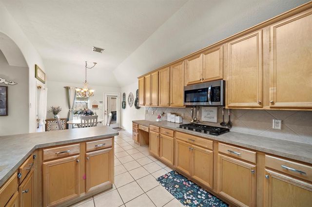 2704 Pebble Creek Drive, Pearland, TX 77581