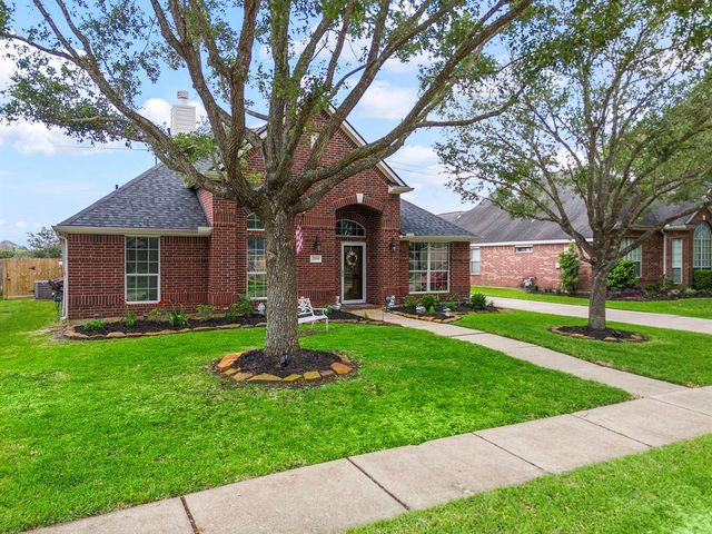 2704 Pebble Creek Drive, Pearland, TX 77581