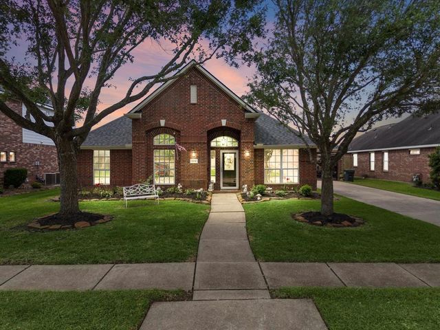 2704 Pebble Creek Drive, Pearland, TX 77581