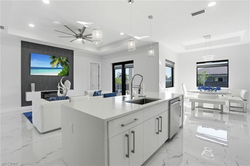 Image 8 of property listing at 2919 El Dorado BLVD N, Cape Coral, FL 33993