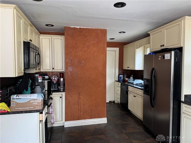 11 Pinehurst Avenue, Dayton, OH 45405