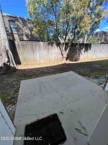 111 Armand Oaks, Ocean Springs, MS 39564