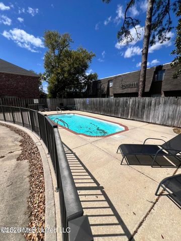 111 Armand Oaks, Ocean Springs, MS 39564