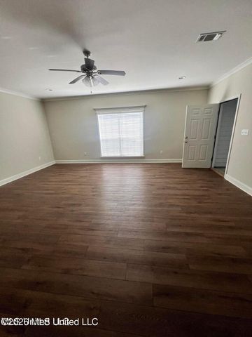 111 Armand Oaks, Ocean Springs, MS 39564