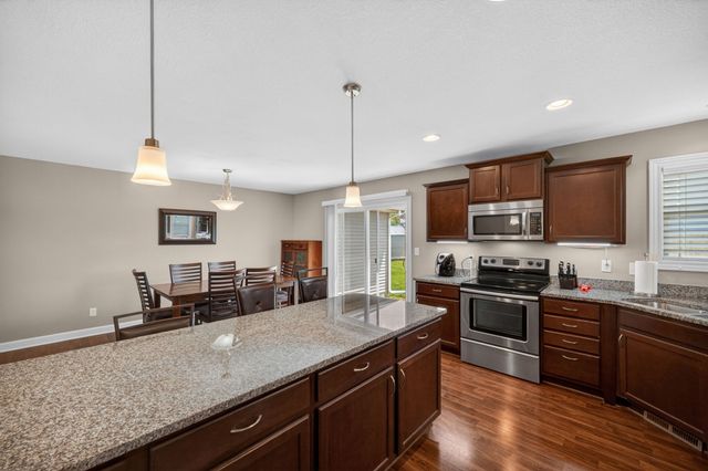 4207 146th Street, Urbandale, IA 50323