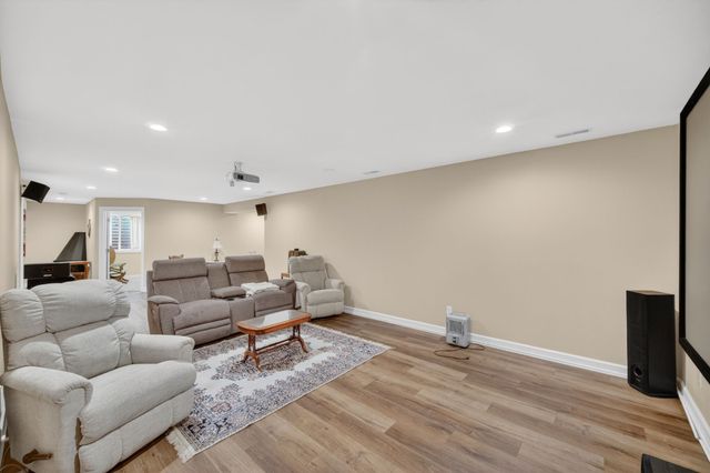 4207 146th Street, Urbandale, IA 50323