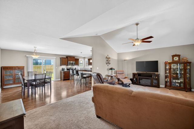 4207 146th Street, Urbandale, IA 50323