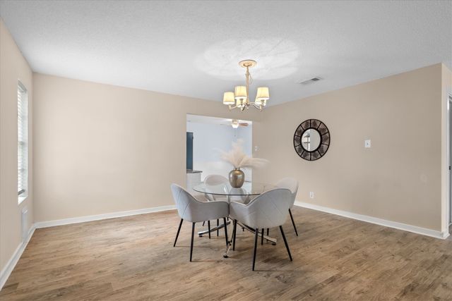 1006 N Lucas Drive, Grapevine, TX 76051