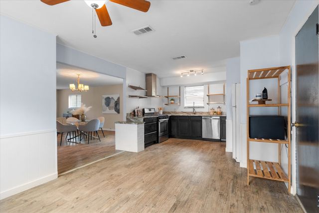 1006 N Lucas Drive, Grapevine, TX 76051