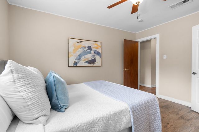 1006 N Lucas Drive, Grapevine, TX 76051