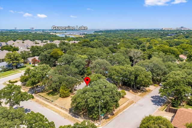 1006 N Lucas Drive, Grapevine, TX 76051