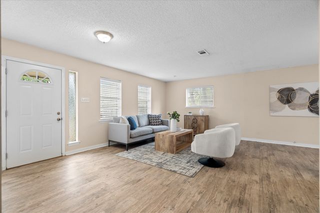 1006 N Lucas Drive, Grapevine, TX 76051