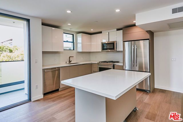 328 N Maple Drive 303, Beverly Hills, CA 90210