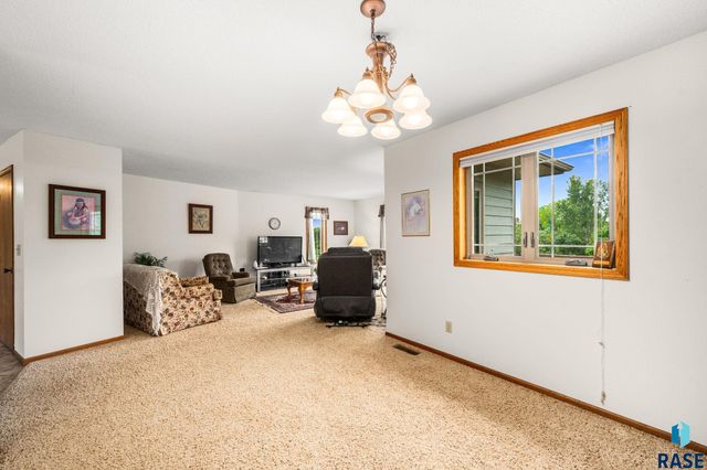 25876 481st Ave Avenue, Brandon, SD 57005