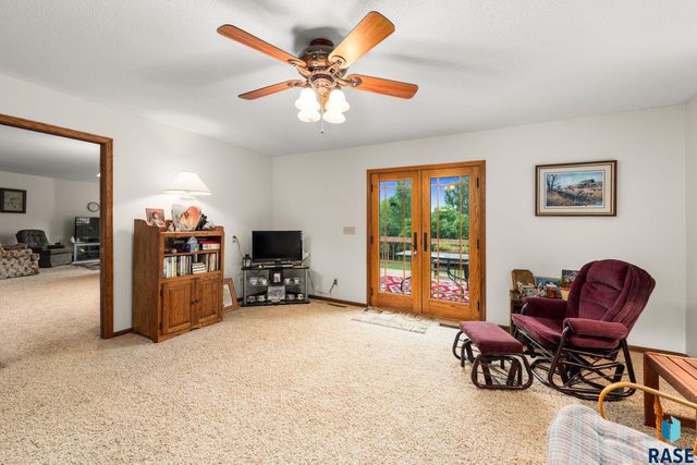 25876 481st Ave Avenue, Brandon, SD 57005