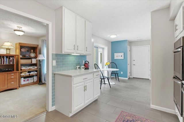 22 Loudonwood East, Colonie, NY 12211