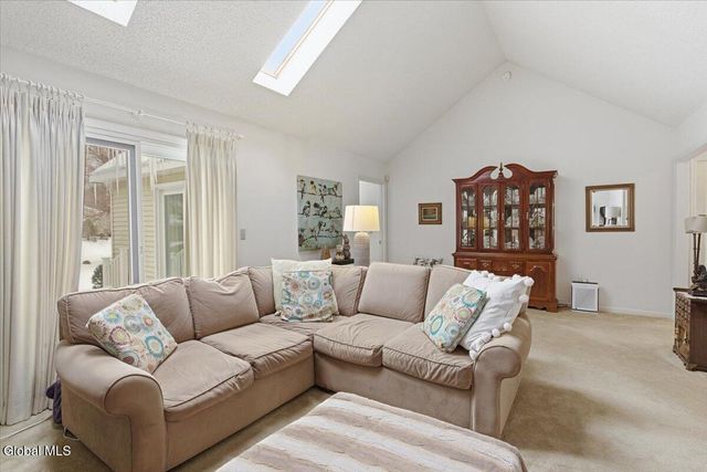 22 Loudonwood East, Colonie, NY 12211