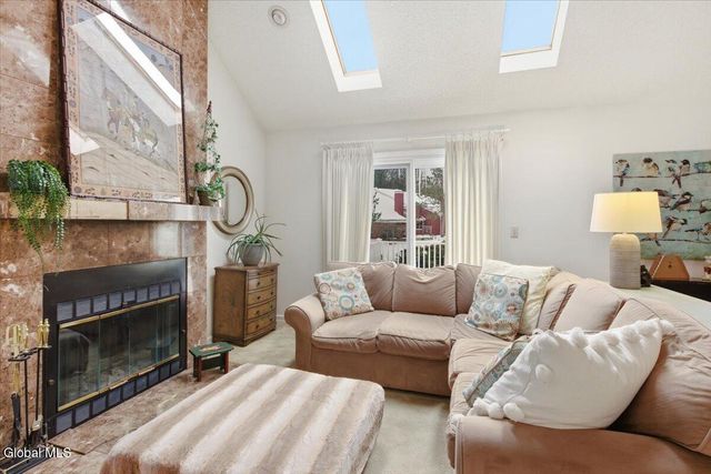 22 Loudonwood East, Colonie, NY 12211