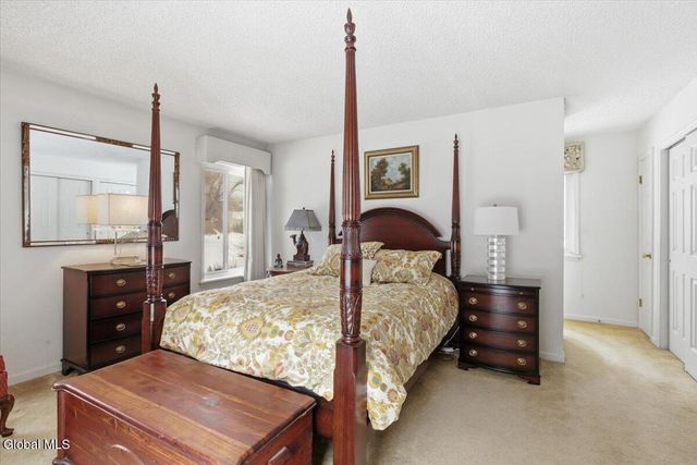 22 Loudonwood East, Colonie, NY 12211