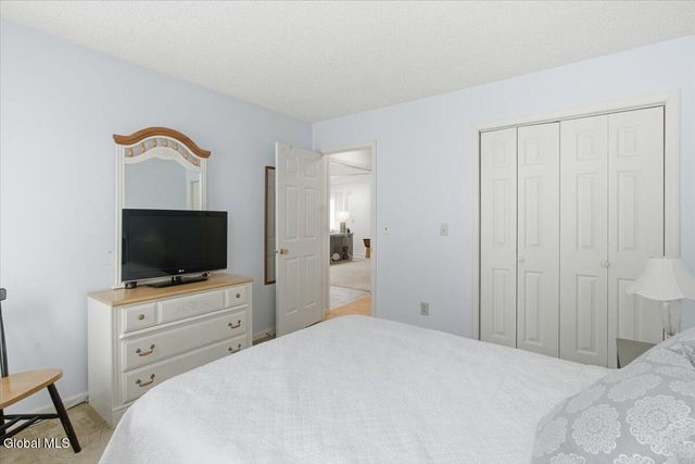 22 Loudonwood East, Colonie, NY 12211