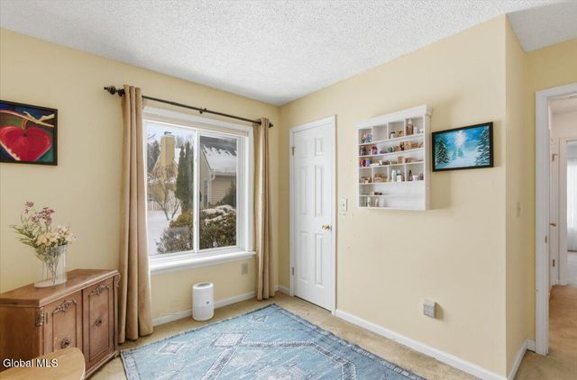 22 Loudonwood East, Colonie, NY 12211