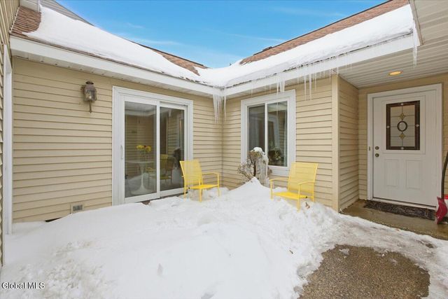 22 Loudonwood East, Colonie, NY 12211