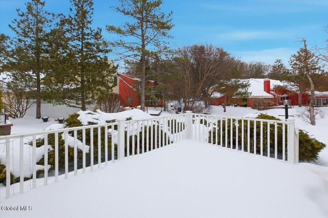 22 Loudonwood East, Colonie, NY 12211