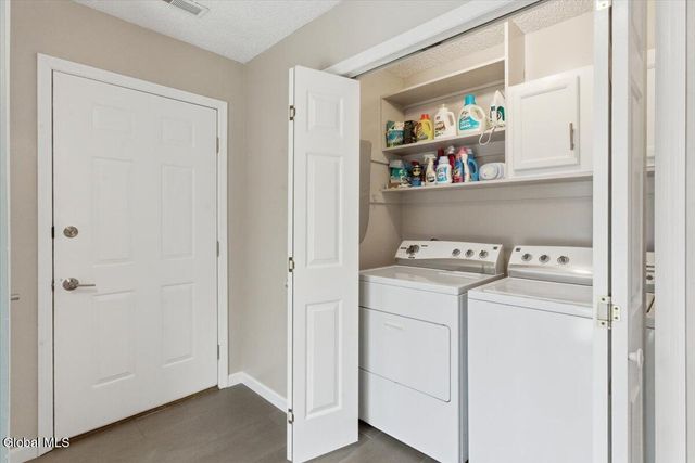 22 Loudonwood East, Colonie, NY 12211