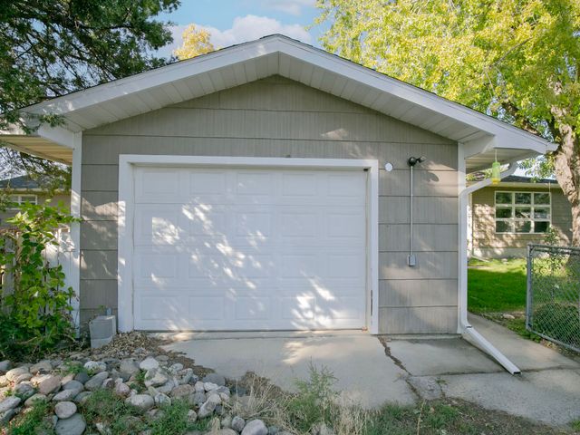 2526 Miles Avenue, Billings, MT 59102