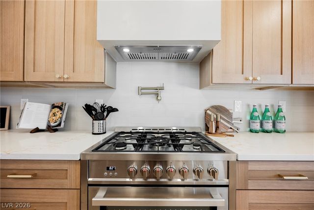 2037 Pinion Springs Drive, Henderson, NV 89074