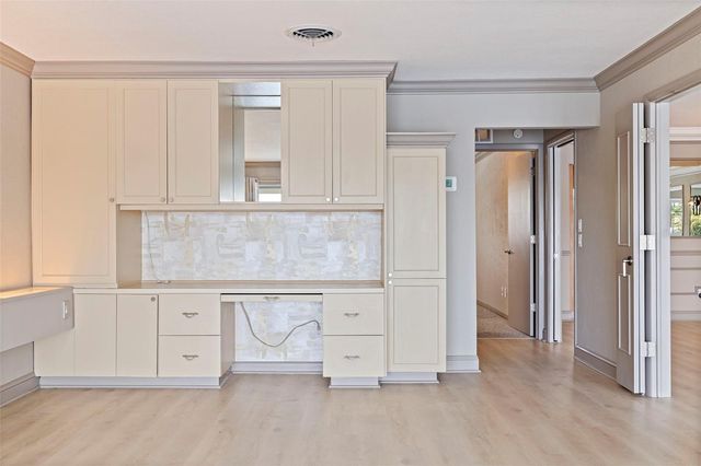 3717 46TH AVENUE S 11, St Petersburg, FL 33711