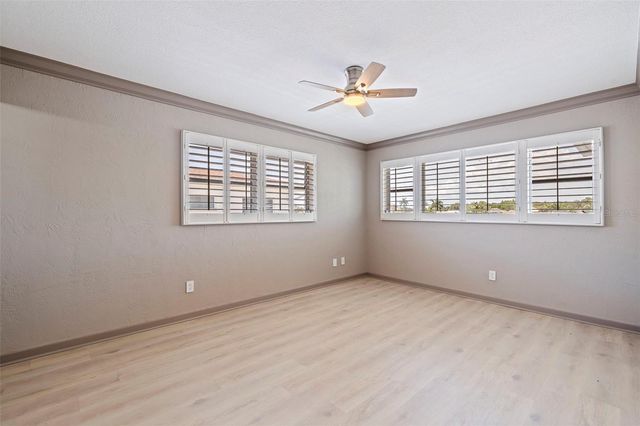 3717 46TH AVENUE S 11, St Petersburg, FL 33711