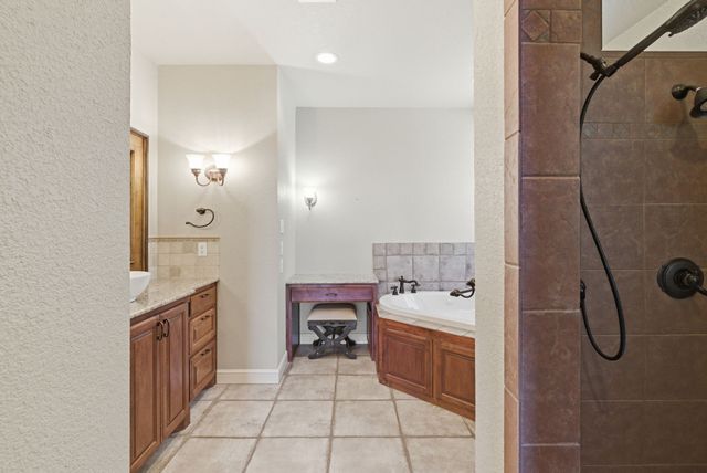 6525 Compass Way, Bluff Dale, TX 76433