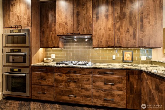 2305 Sundown Court, Anacortes, WA 98221