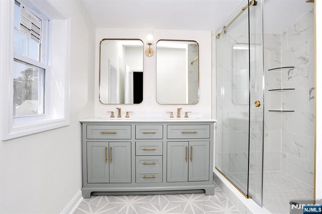 120 E 54th Street, Elmwood Park, NJ 07407