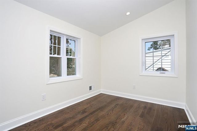 120 E 54th Street, Elmwood Park, NJ 07407