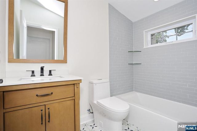 120 E 54th Street, Elmwood Park, NJ 07407