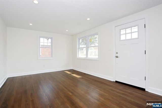 120 E 54th Street, Elmwood Park, NJ 07407