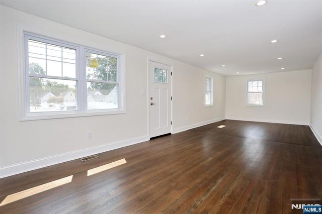 120 E 54th Street, Elmwood Park, NJ 07407
