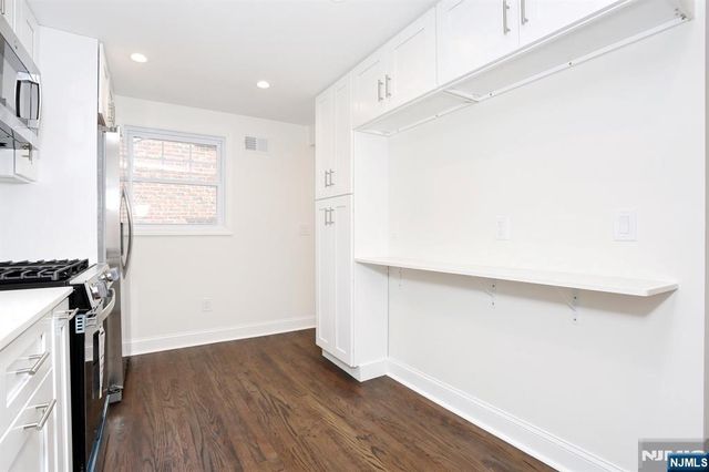 120 E 54th Street, Elmwood Park, NJ 07407