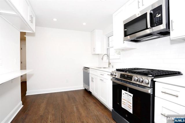 120 E 54th Street, Elmwood Park, NJ 07407