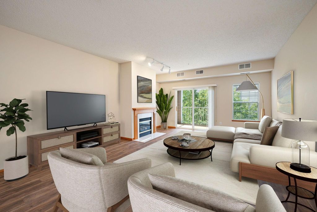 12727 College View Drive 203, Eden Prairie, MN 55347