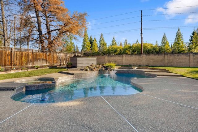 1104 Reef Ct, Roseville, CA 95661