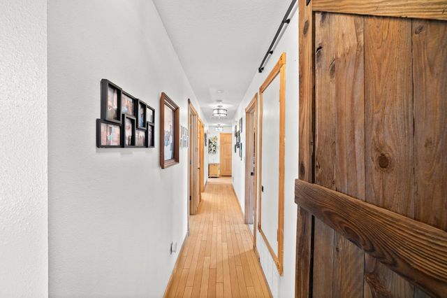 1104 Reef Ct, Roseville, CA 95661