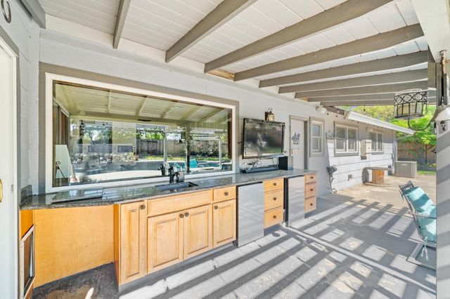 1104 Reef Ct, Roseville, CA 95661