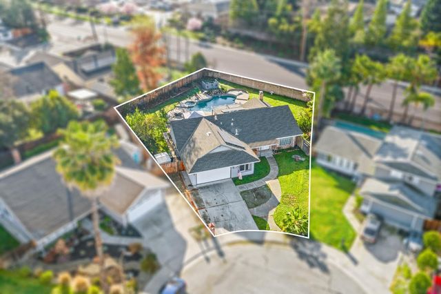 1104 Reef Ct, Roseville, CA 95661